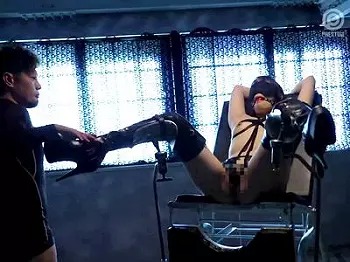 鈴村あいりの拘束ファック！電マ攻めされてチンポをぶち込まれるｗ